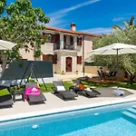 Pietra By Interhome Vakantiehuis Galižana