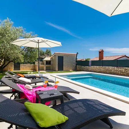 Pietra By Interhome